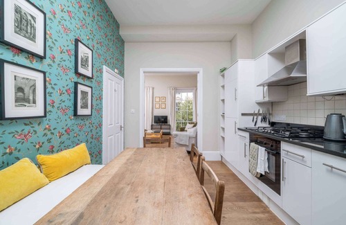 Pimlico Apartment | Stylish flat near Victoria and Warwick