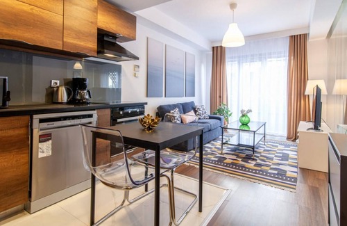 Bomonti Apartment | Stylish Flat with Central Location in Sisli
