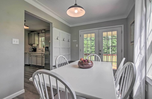 Fort Payne House | Stylish Fort Payne Retreat: Hike & Rock Climb