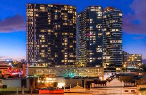 Fortitude Valley Apartment | Stylish Fortitude Valley Accommodation Sleeps 6 Resort Amenities