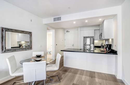 Pacific - Edison Apartment | Stylish, furnished 2Bedroom at the Americana at Brand!