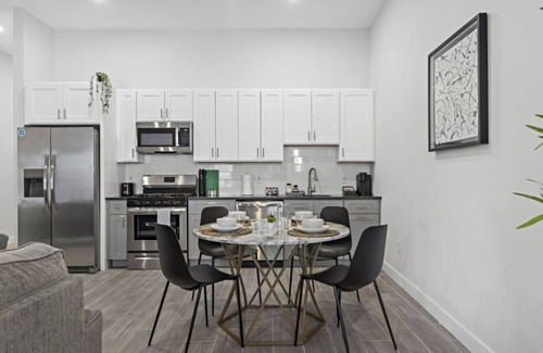 Constable Hook Apartment | Stylish Getaway Free Parking 30Min to NYC