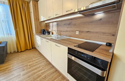 Shiligarnika Apartment | Stylish Getaway in Kosara Bansko Near Ski Lift by Flat Mаnager