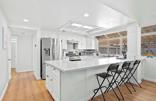 Valinda House | Stylish Getaway Steps from LA Action