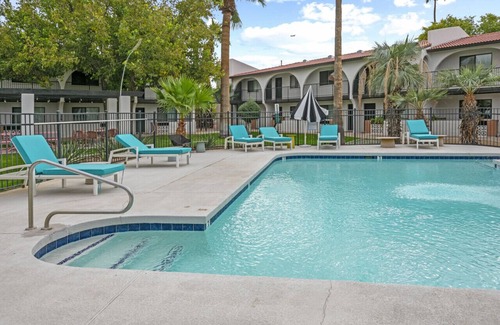 New Papago Parkway Apartment | Stylish Getaway Studio with Washer & Dryer