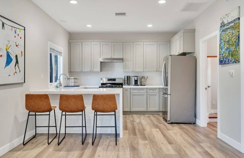 Claremont House | Stylish guest house near colleges