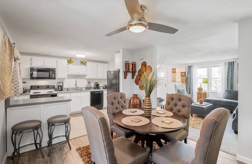 Mosby House | Stylish Haven 11 Minutes from the Richmond Airport
