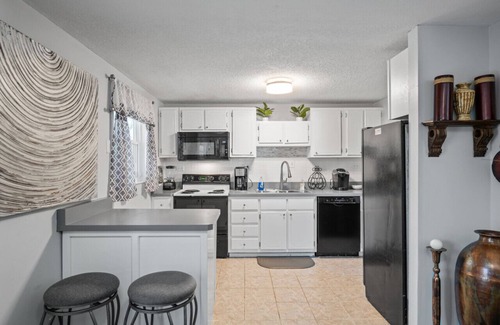 Mosby House | Stylish Haven 11 Minutes from the Richmond Airport