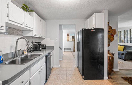 Mosby House | Stylish Haven 11 Minutes from the Richmond Airport