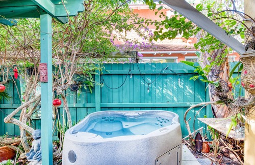 Old Northwood Historic District Apartment | Stylish heritage studio with hot tub, central AC, & washer/dryer