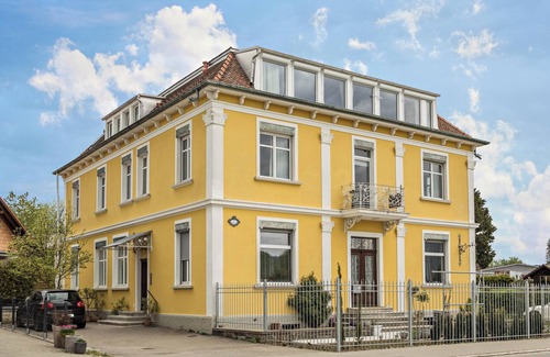 Sigmarszell Apartment | Stylish Holiday Apartment "Tuna" in Old Building Villa, with Mountain View