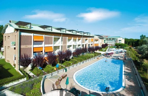 Bibione Pineda Apartment | Stylish Holiday Home in a Brand New Poolside Residence