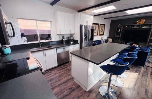 Hollywood Hills Apartment | Stylish Hollywood Hills Hideawaynn