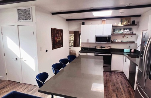 Hollywood Hills Apartment | Stylish Hollywood Hills Hideawaynn