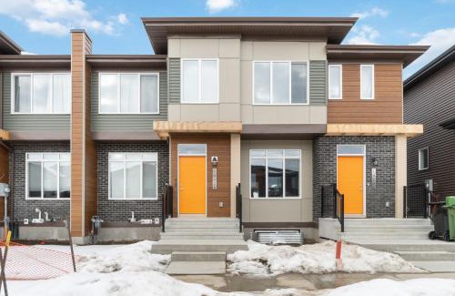 Southwest Edmonton House | Stylish Home Base for Short or Long Stays