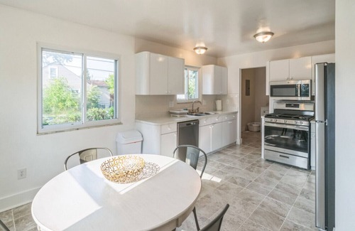 Madison Heights House | Stylish Home Close to Downtown Royal Oak 4BD, 2BA