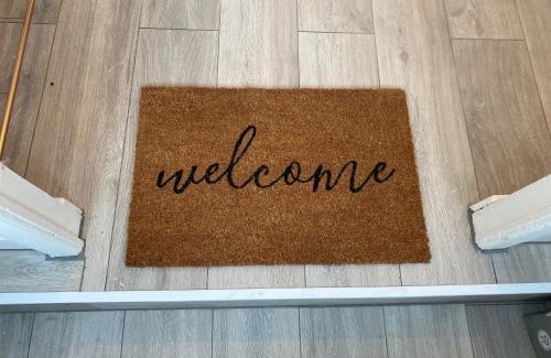 Bootle House | Stylish Home - Close to City Centre, Anfield Stadium - Free Parking