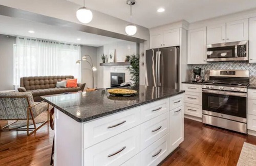 Rochester House | Stylish Home in Downtown Rochester