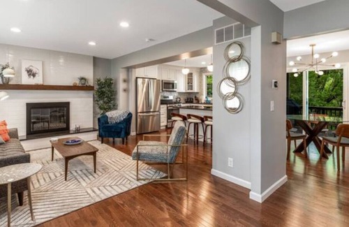 Rochester House | Stylish Home in Downtown Rochester