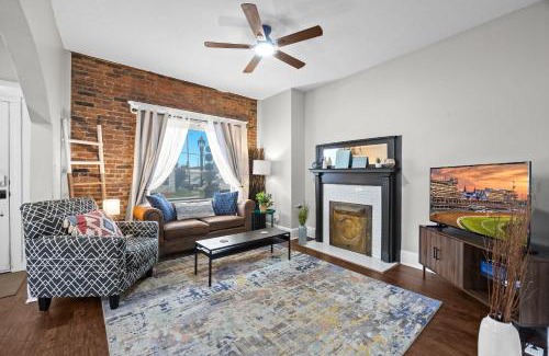 Jeffersonville House | Stylish Home in Historic District Near Riverwalk