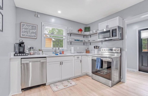 Charlotte House | Stylish Home Near Uptown, UNC, and More!