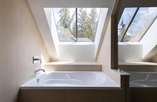 Blackcomb House | Stylish Home with Mountain Views by Harmony Whistler