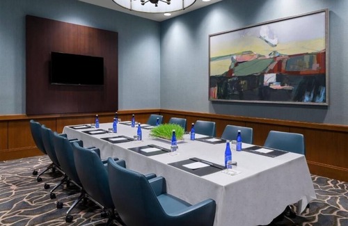 National Harbor House | Stylish Hotel on Potomac River, Walk to Convention Center – Ideal for Work Trips