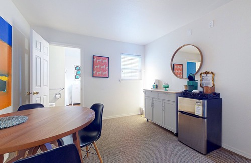 Port Townsend Hotel | Stylish hotel suite just steps away from Downtown Port Townsend