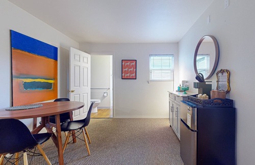Port Townsend Hotel | Stylish hotel suite just steps away from Downtown Port Townsend