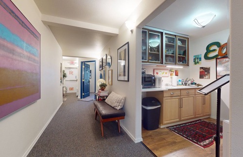 Port Townsend Hotel | Stylish hotel suite just steps away from Downtown Port Townsend