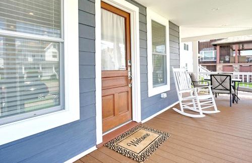 Point Pleasant Beach House | Stylish house one block to beach with linens and parking