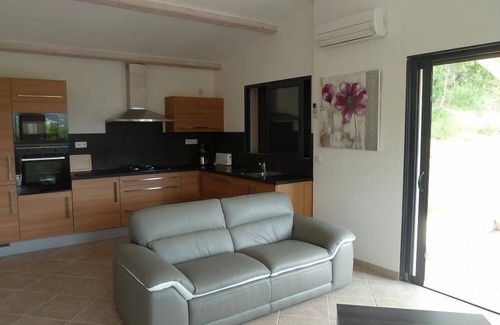Pinarellu House | Stylish house with air conditioning, secure swimming pool, garden, 3km from the beaches