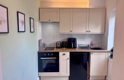 Chichester Cottage | Stylish, immaculate one double bedroom boutique style cottage in Chichester.