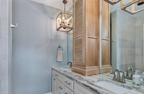 Cave City House | Stylish Kentucky home with a great work space and 3 comfy bedrooms