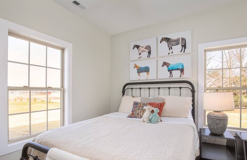 Cave City House | Stylish Kentucky home with a great work space and 3 comfy bedrooms