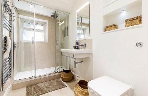 Kings Cross St. Pancras Apartment | Stylish Kings Cross Apartment with Garden