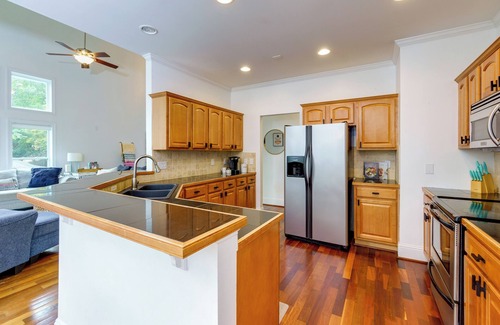 Waleska House | Stylish Lake Front Home on Flat lot w/ Private Dock!