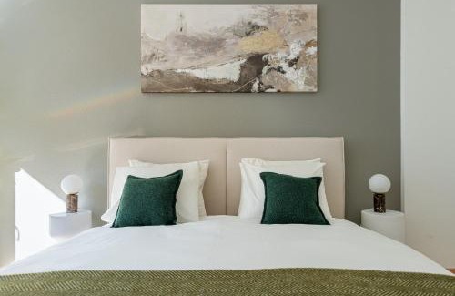 Jargonnant Apartment | Stylish Lakeside Home 3