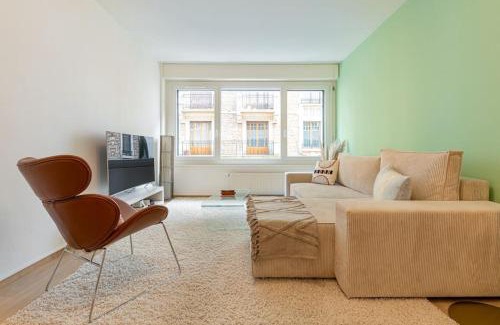 Eaux-Vives Vollandes Apartment | Stylish Lakeside Home by the Jet d’Eau #2