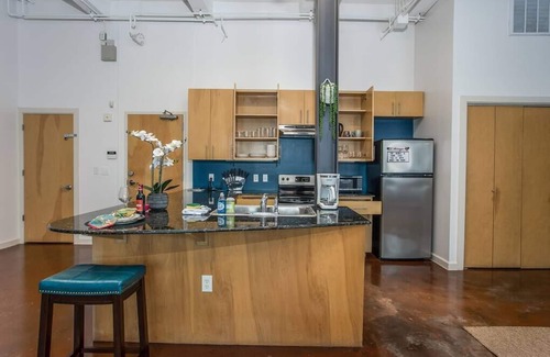 Downtown Fort Worth Apartment | Stylish Loft in Heart of Downtown Fort Worth