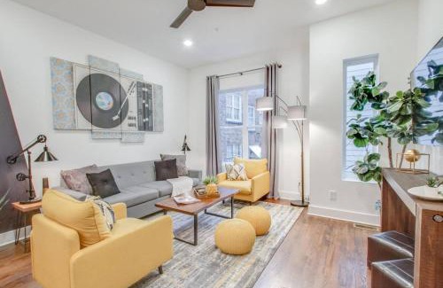 Hillsboro West End House | Stylish Luxury Private Rooftop Space Hillsboro