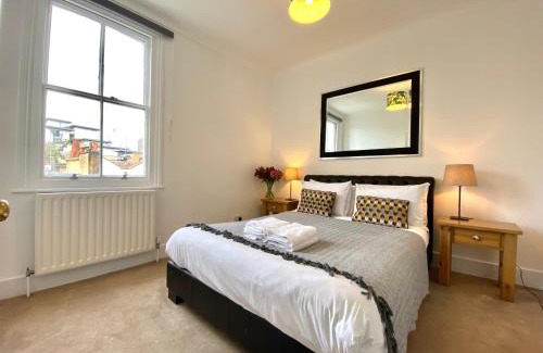 Warwick Apartment | Stylish Maisonette and Studio in Victoria
