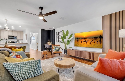 Tallahassee House | Stylish Mid-century Modern 3-bedroom 2.5 bath townhome in awesome Tallahassee