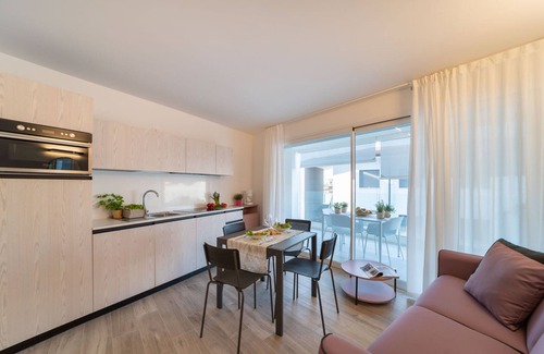 Lignano Sabbiadoro Apartment | Stylish Modern Apartment Near Lignano City Center