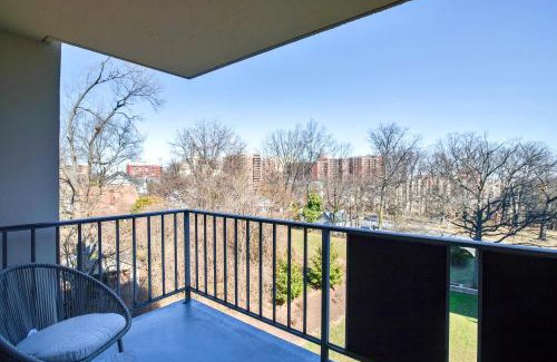 Court House Apartment | Stylish Modern And Comfy Studio w View Park