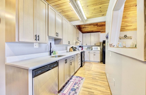 Camano Island Cabin | Stylish & Modern Cabin Retreat on Puget Sound!