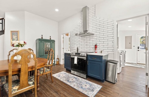 Elizabethtown House | Stylish & Modern Elizabethtown Retreat on Main St!