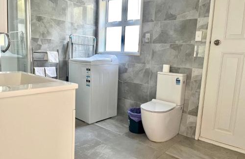 Khandallah Apartment | Stylish Modern Flat with Parking Near Station