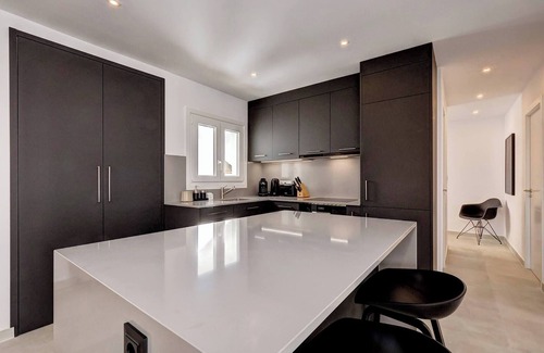 Fuengirola Apartment | Stylish & Modern Fuengirola Apt, Near Beach