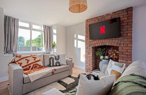Clayton House | Stylish Modern home near Mcr Centre CoOp & Etihad